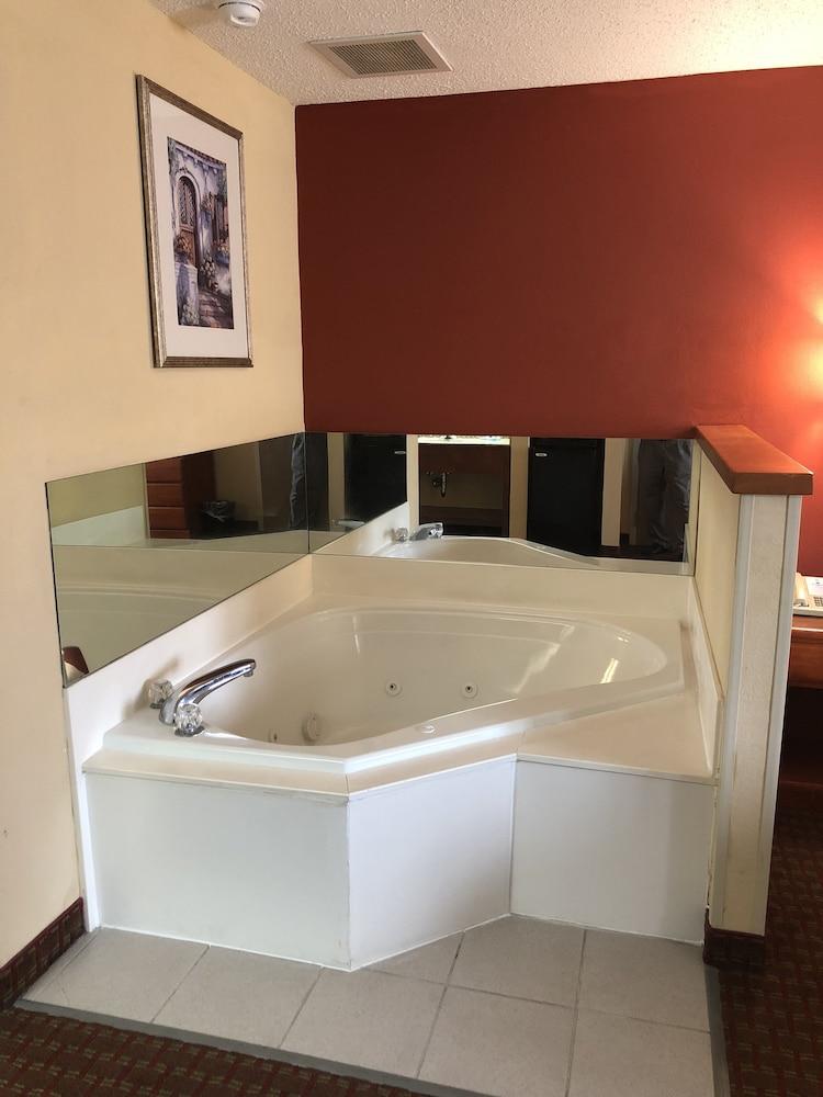 Millennium Inn Ellisville エクステリア 写真